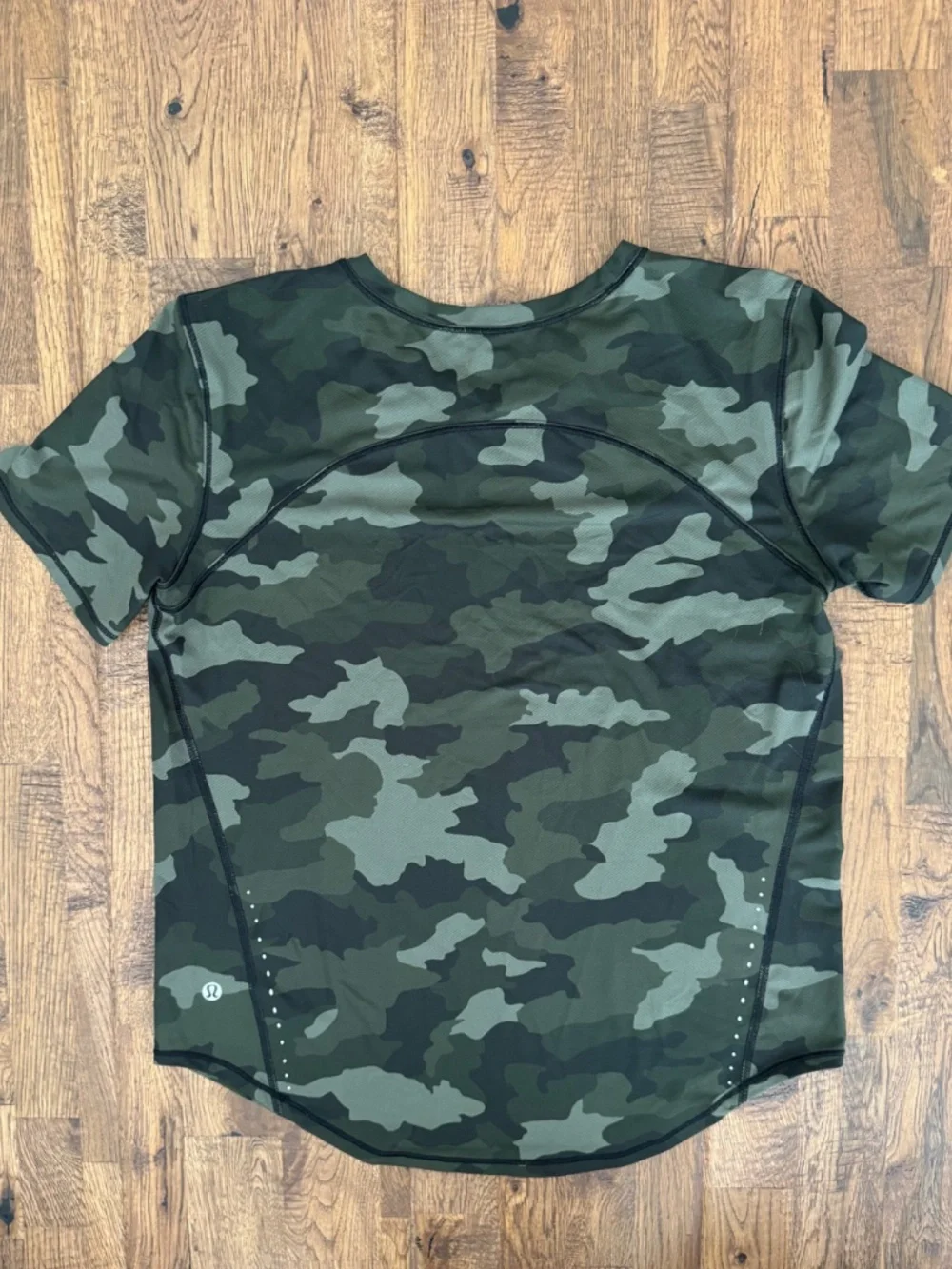Lululemon High Neck Running Training T-Shirt Heritage 365 Camo Size 6 W3FADS